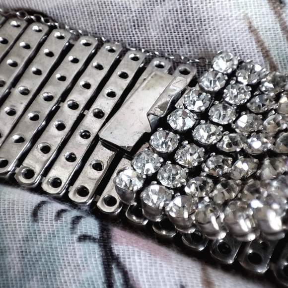 Vintage Signed Kramer of New York Seven Row Prong Set Clear Rhinestone Bracelet - Picture 8 of 16